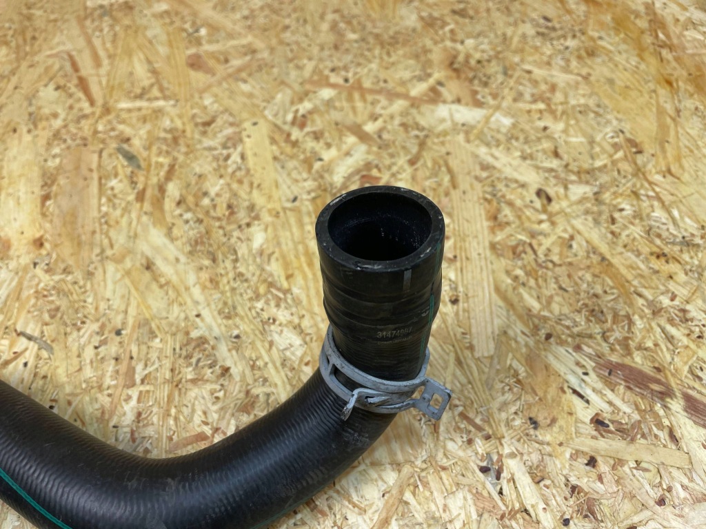 Купить Пабтрубок  труба шланг воды volvo v40 ii 31474987 2016-