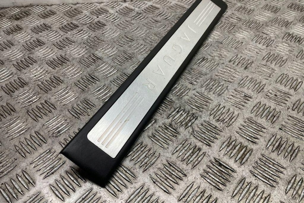 фото №8, Передня права молдинг декоративна поріг jaguar xf x250 8x2313200af 2.72l