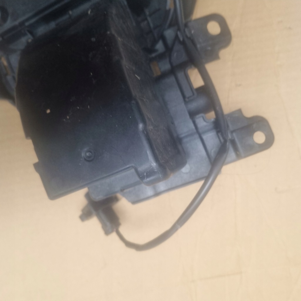 фото №12, Hyundai kona electric lift крышка заглушка разъём зарядки 86340-k4aa0