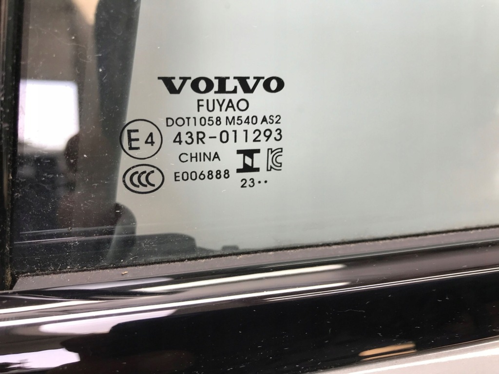 фото №4, Volvo ex30 2024 дверь левый задняя do złożenia w цвет 740 - vapour gray