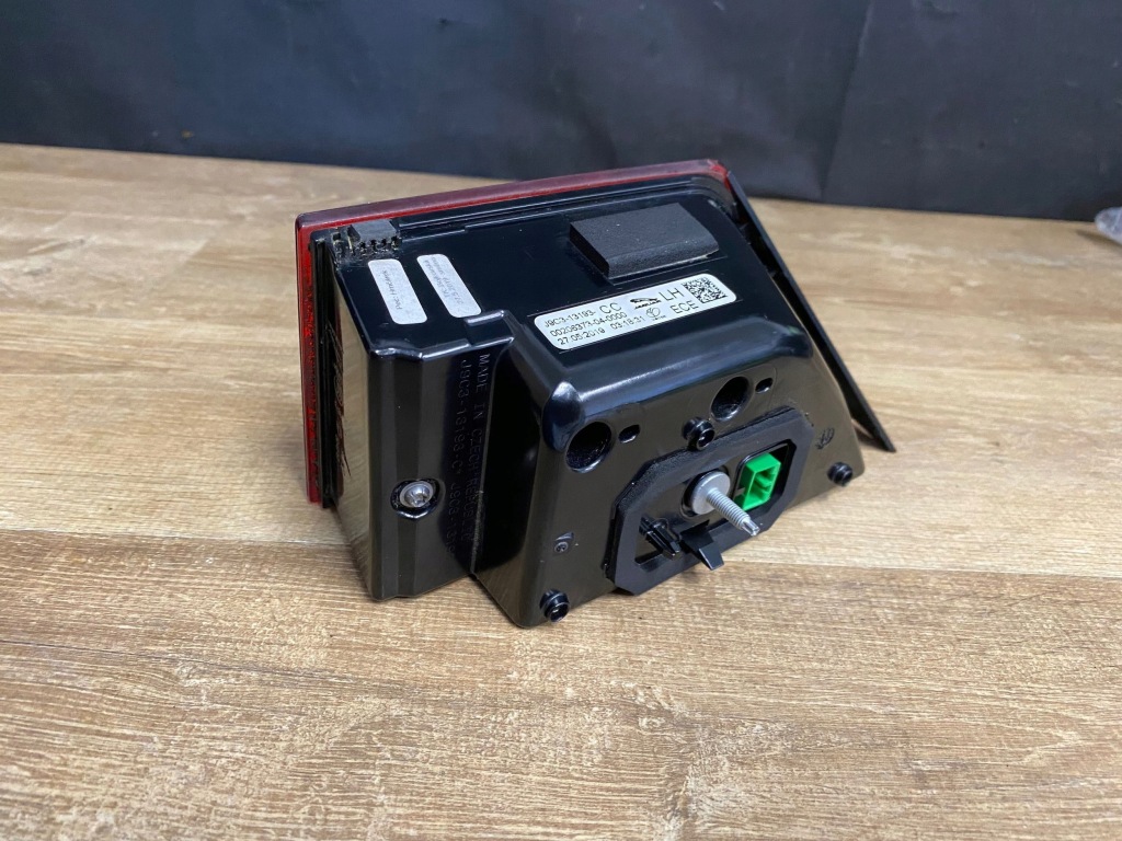 Фара левая задняя jaguar e-pace x540 j9c313193 с Разборки