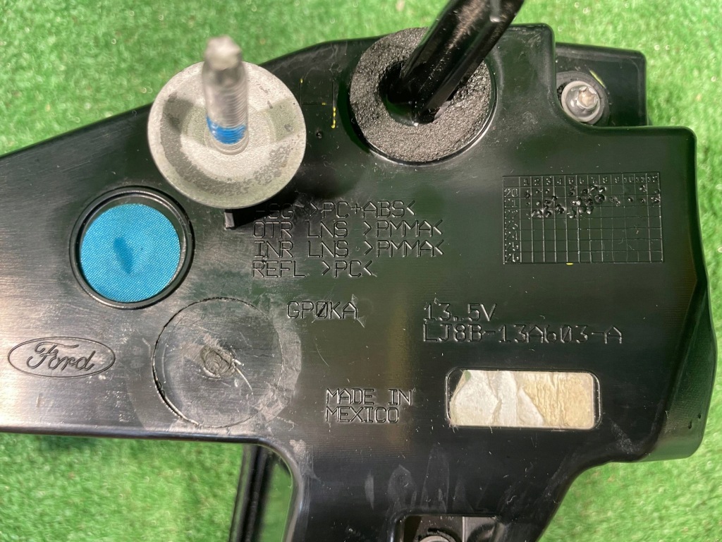 Ford mustang mach-e фара ліва задній задня w кришці  lj8b-13a603-a Оригінал