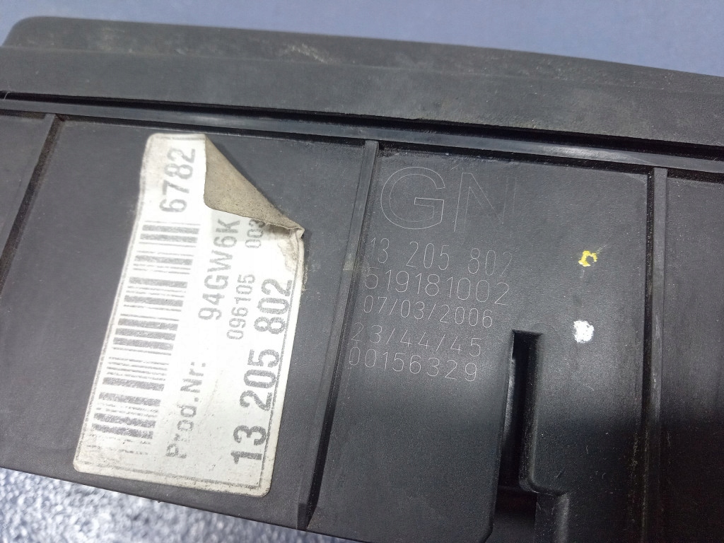 фото №6, Opel vectra c коробка предохранителей 13205802