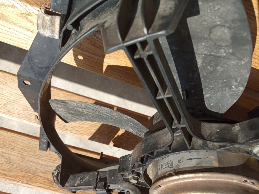 Вентилятор радіатора v40 s40 30822035 оригінал Зі Шроту