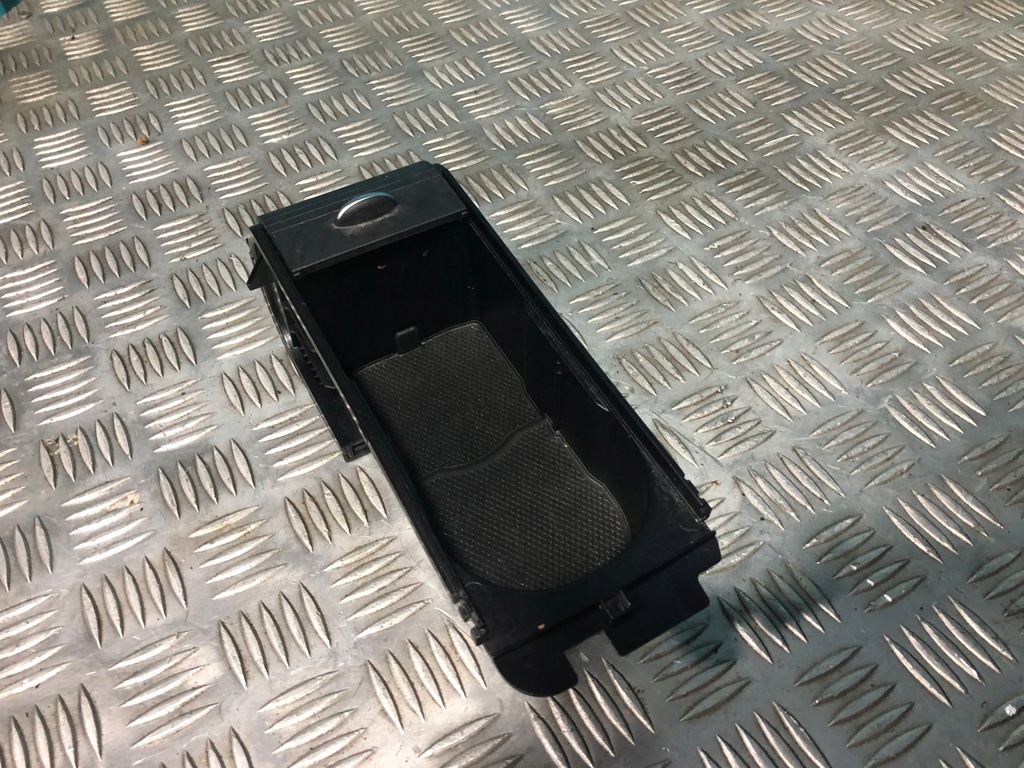 фото №2, Mercedes r172 slk бардачок кронштейн na кружки шторка