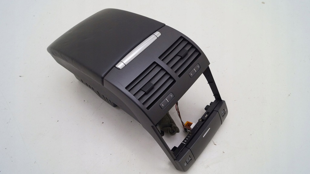 фото №1, Vw phaeton 3d0 02- подлокотник