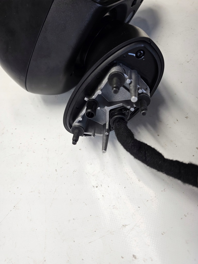 Купити Дзеркало volvo ex30 праве 2023 - 15 pin pinów європа