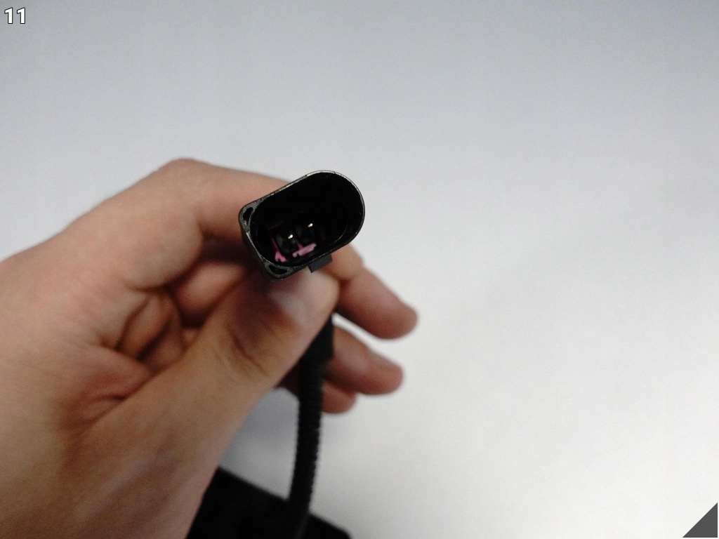 фото №12, Porsche 911 992 19- замок механизм крышки багажника нижняя часть перед