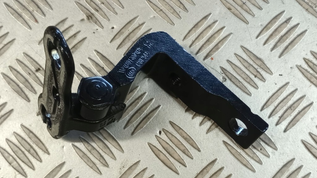 фото №1, Volvo xc40 петля дверь нижний левый перед передний 31457071