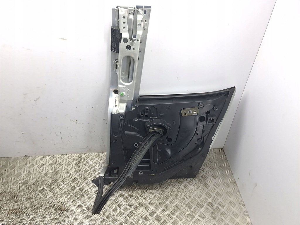 фото №6, Bmw i3 2015 правая сторона дверь