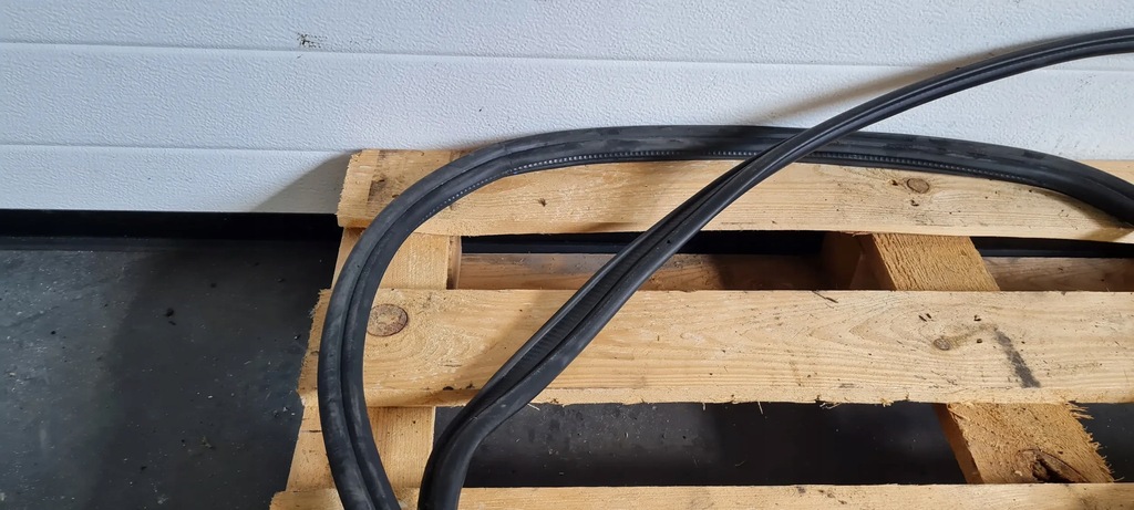 фото №1, Sq5 q5 lift прокладка кришки багажника задня задня