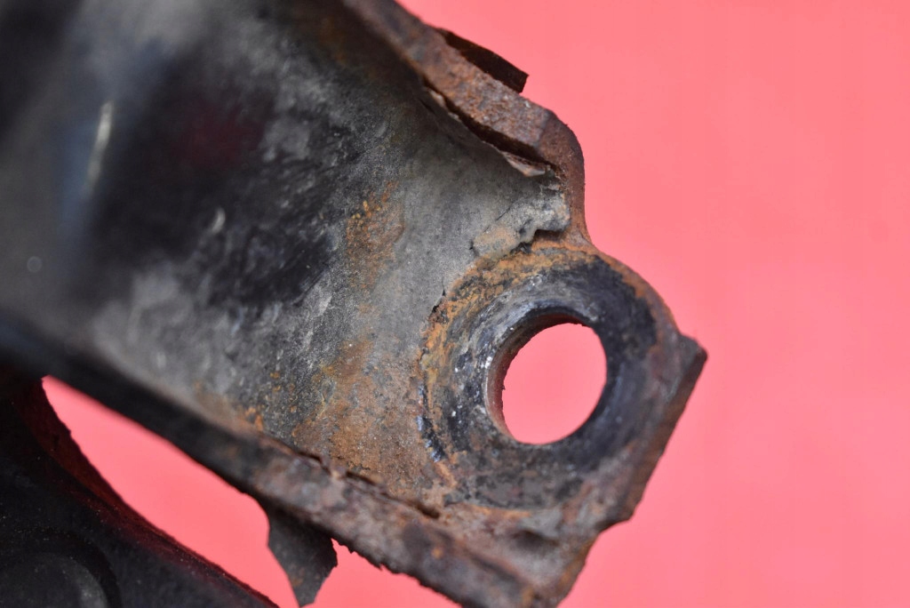 фото №8, Кронштейн подушка двигуна права 12381-74050 toyota rav-4 1 i 2.0 16v 129 km awd