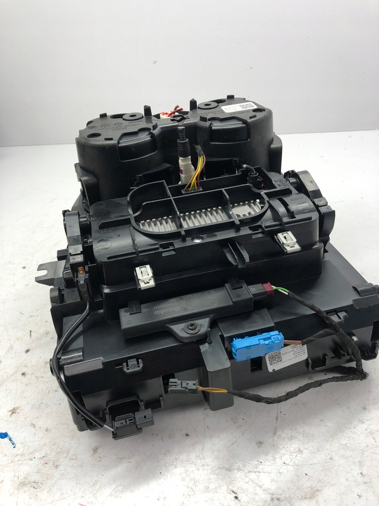 фото №5, Bmw 3' g20 бардачок туннель зарядное устройство 6806796