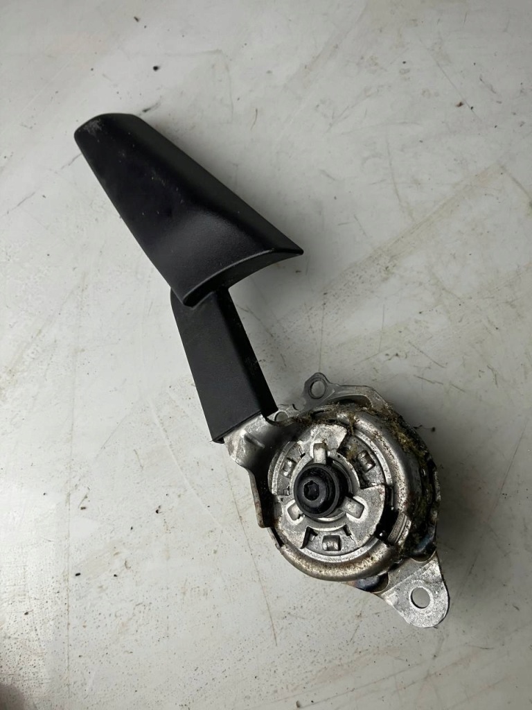 фото №1, Ручка регулювання сидіння лівий перед citroen c4 picasso ii #28