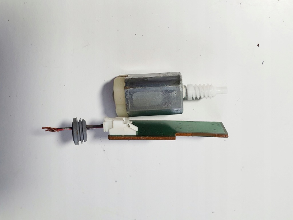 фото №9, Моторчик складывания зеркало левый mazda 3 bm 13-17r 6 gj 12-16r