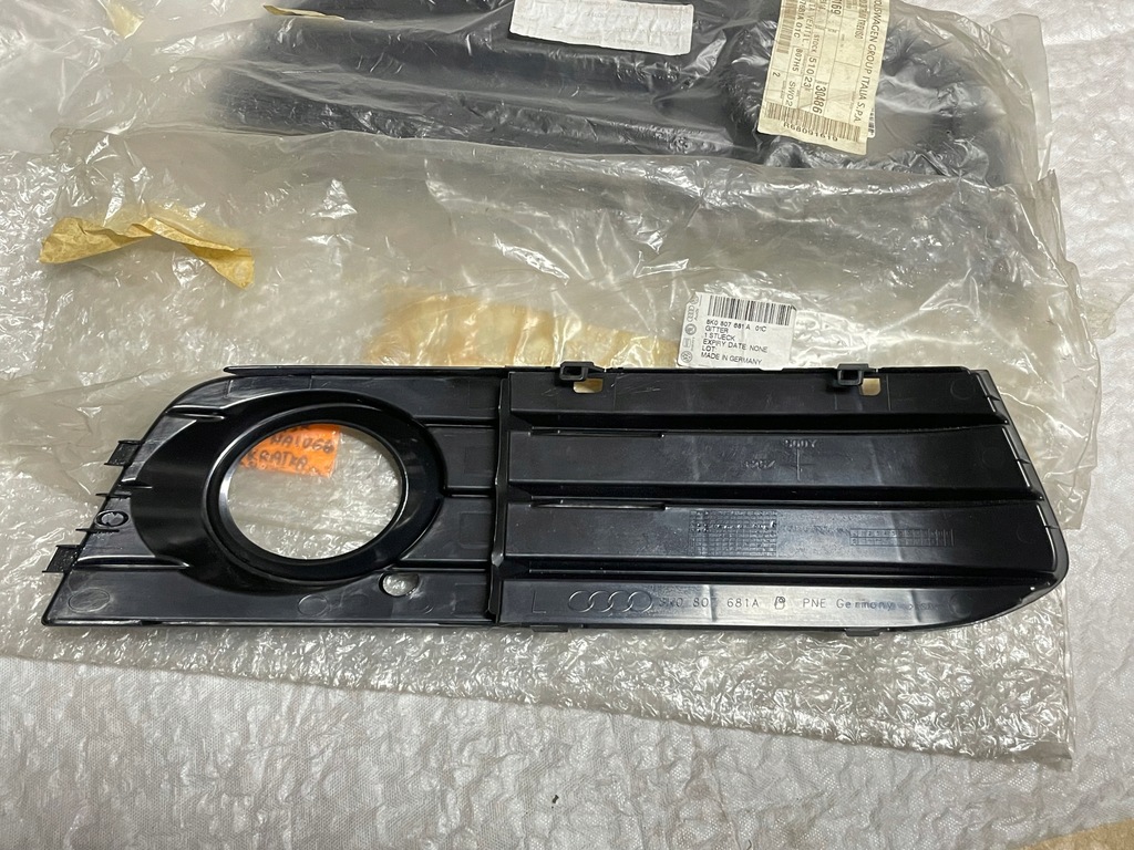 фото №9, Nowa оригинальная решётка бампера audi a4 / s4 b8 левый перед