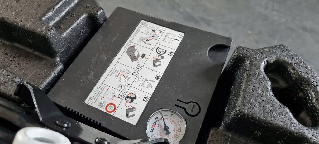 фото №7, Sq8 4m q8 rsq8 вкладиш піна домкрат підйомник колеса багажника компресор