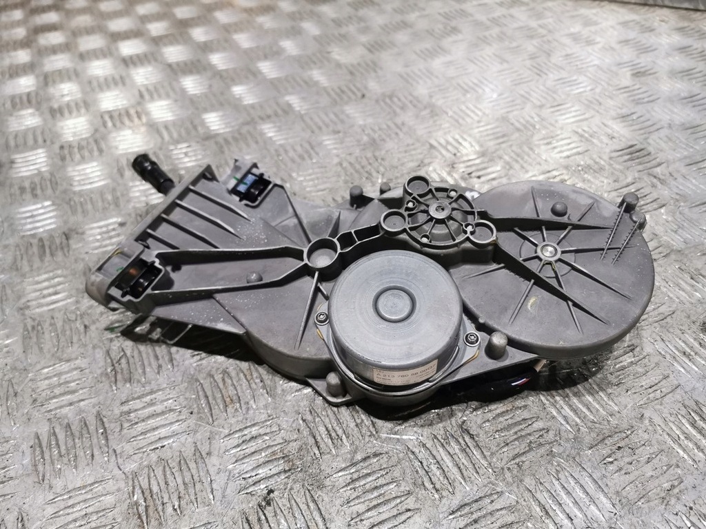 фото №1, Mercedes e w213 механизм крышки 2137605600