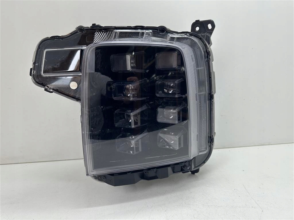 фото №1, Hyundai staria 21r +левая лампа перед full led eur.