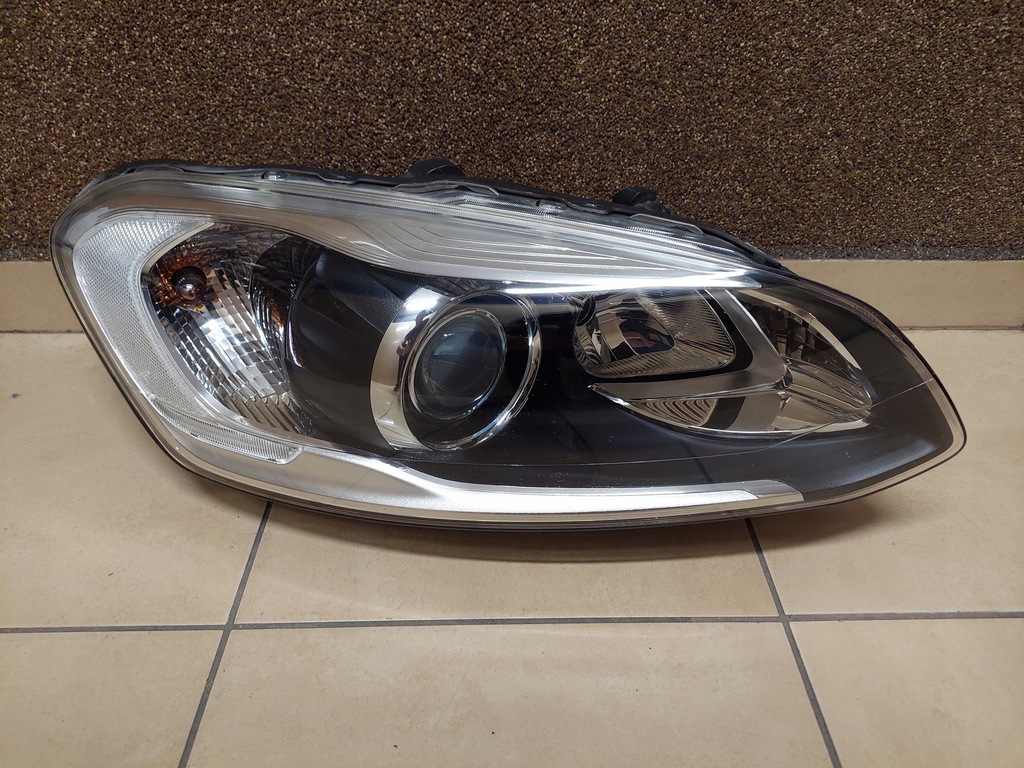 фото №1, Volvo xc60 7 pin cała права