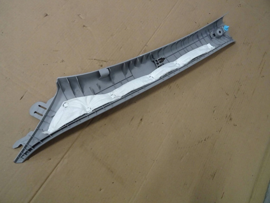 Накладка стійка правий перед hyundai i30 nr495 в Україні