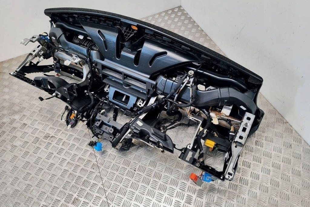 фото №7, Панель приладів приладова, панель приладів peugeot 208 9820860280 1.2l бензиновий 50kw 2023