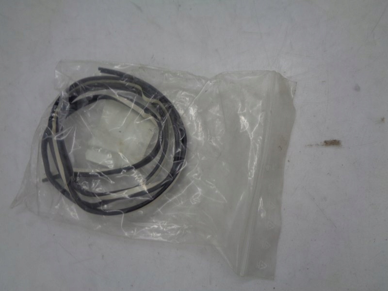 фото №1, Mitshubishi colt прокладка нижня скло задній