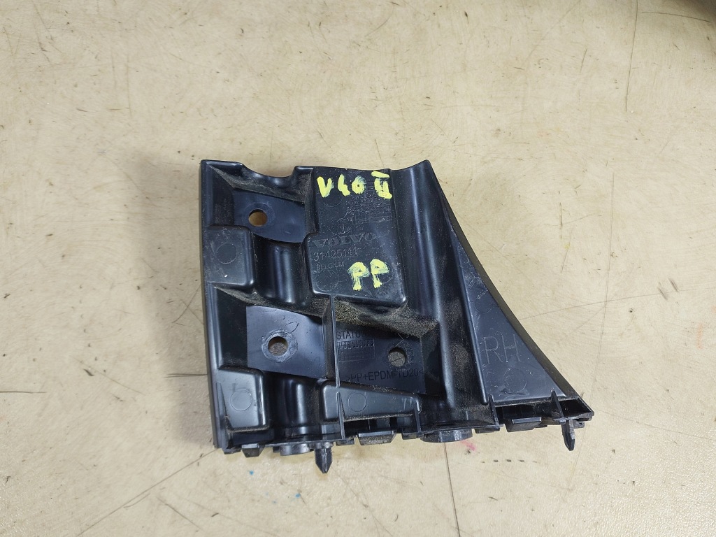Купити Volvo v40 ii напрямна бампера правий перед 31425111