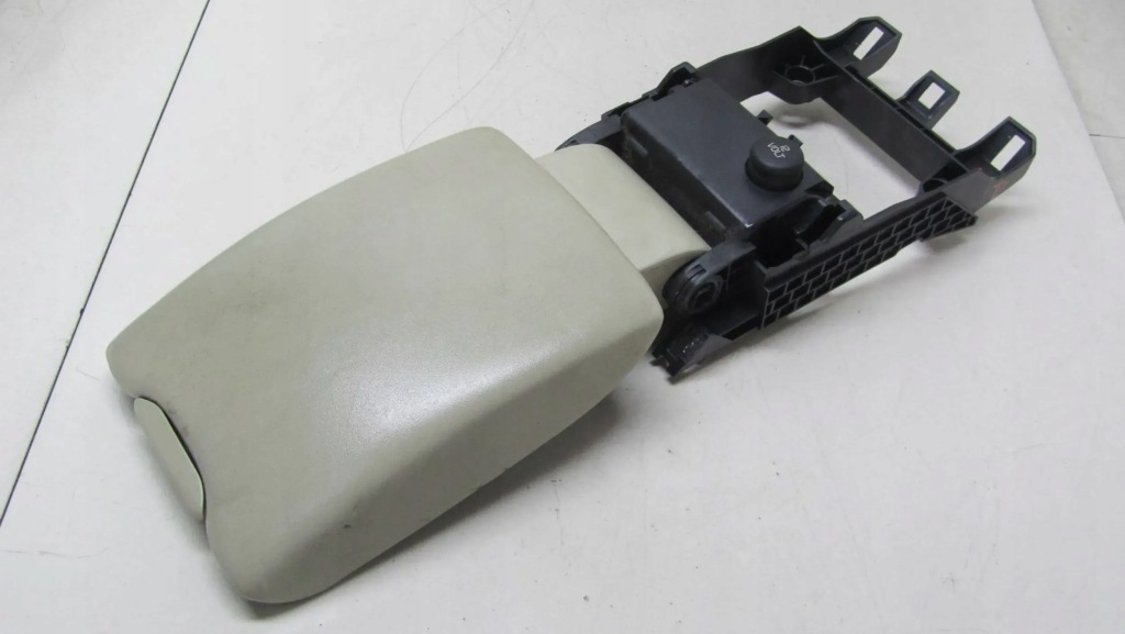 фото №1, Volvo xc60 підлокітник шкіра 08-