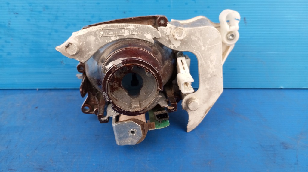 фото №6, Клапан корпус лінзи лампи перед ксенон 1305310167 bmw e46 1305310969