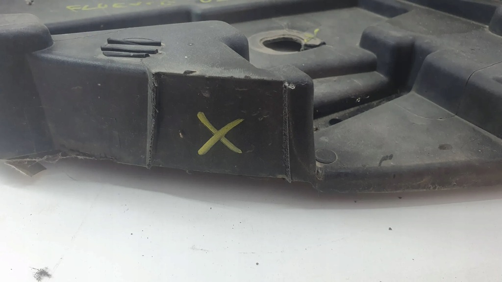 фото №6, Renault fluence 1.5 dci lift 12- напрямна кронштейн лампи правої передньої