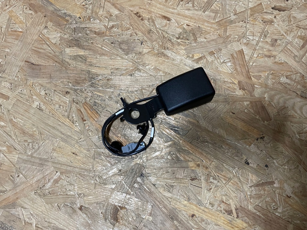 фото №1, Клипса поперечина правая правый перед пассажир dacia sandero ii 2 stepway