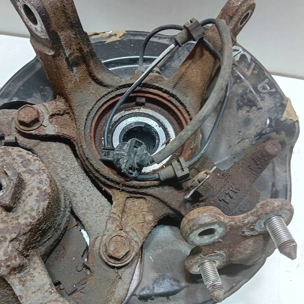 фото №8, Honda hr-v hrv ii gen. od 2015 поворотный кулак правая датчик