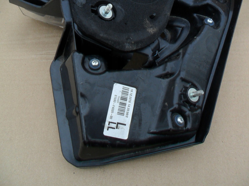 фото №12, Toyota chr 16- лампа левая led крышка багажника 81590-f4020 00