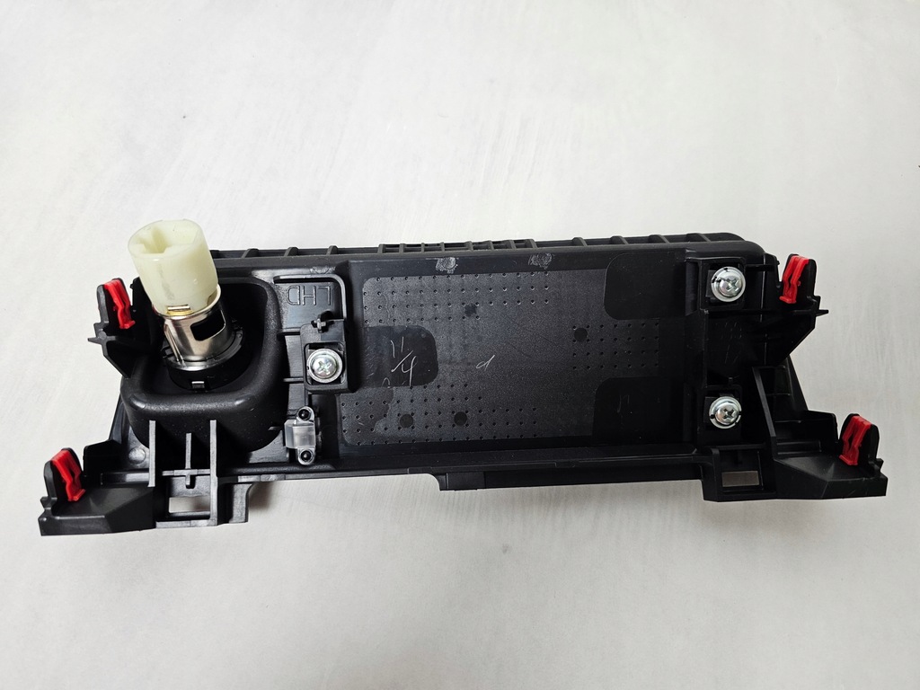 фото №5, Mazda разъём прикуриватель 120w защита панели полка