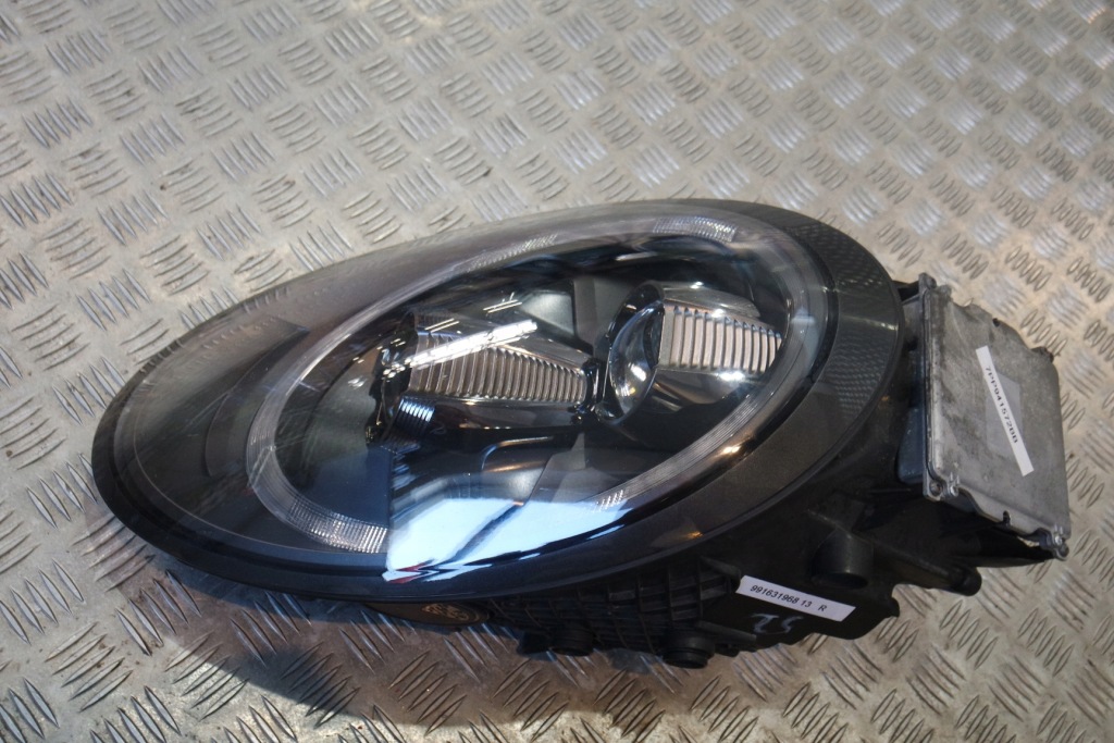 Купить Porsche 991 рестайлинг  фара перед full led правый  америка