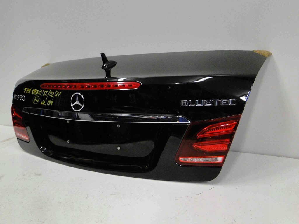 Mercedes e 207 кабриолет  крышка багажника задняя багажника w207 с Разборки