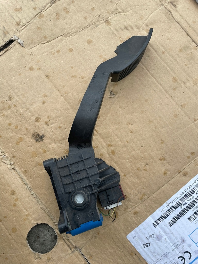 Купити Opel потенціометр газу 13305806