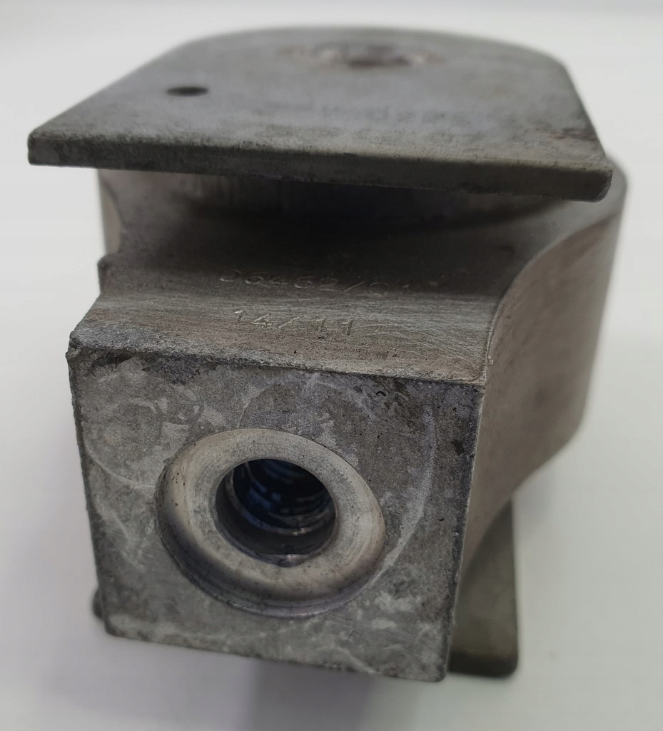 фото №3, Кронштейн подушка дифференциал mercedes w204 a2043500215