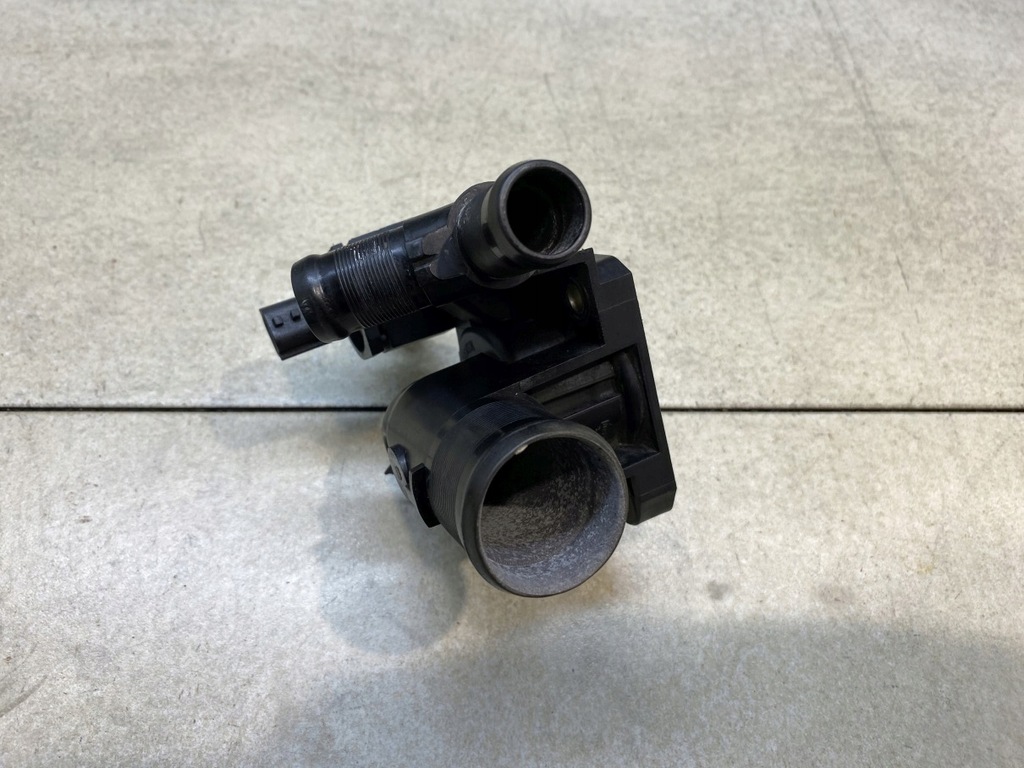 фото №7, Корпус термостата trafic ii 2.0 dci 8200801567