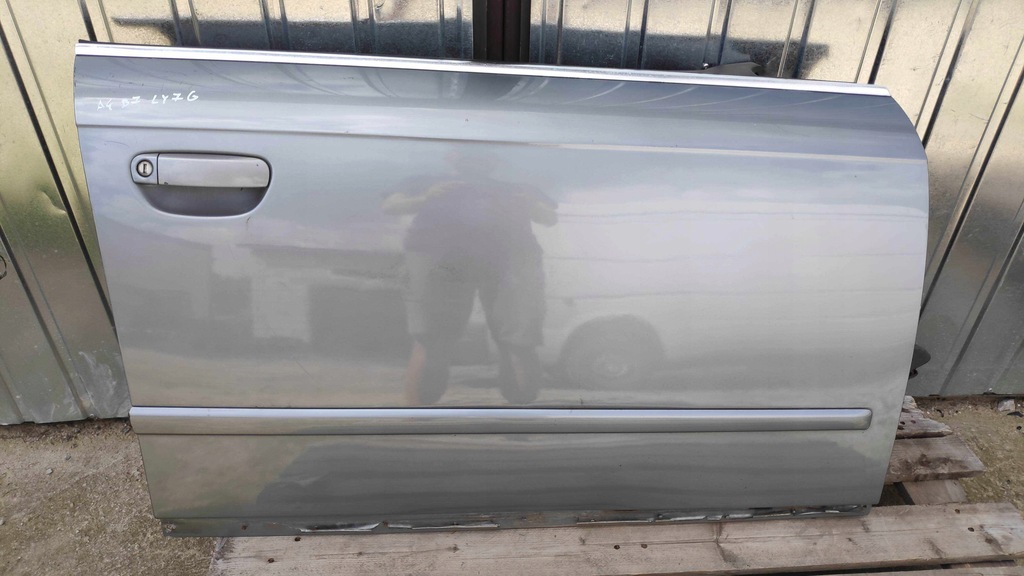 фото №1, Дверь правое передние audi a4 b7 ly7g