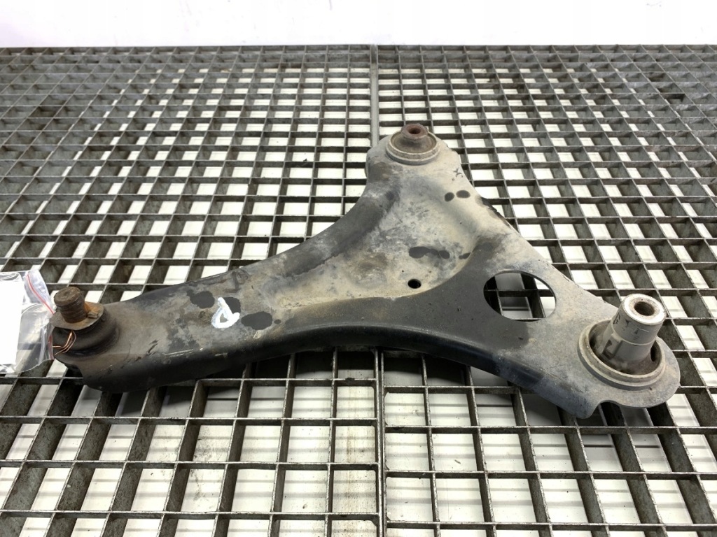 Купить Рычаг правый перед renault twingo 3 хэтчбек передний, правый