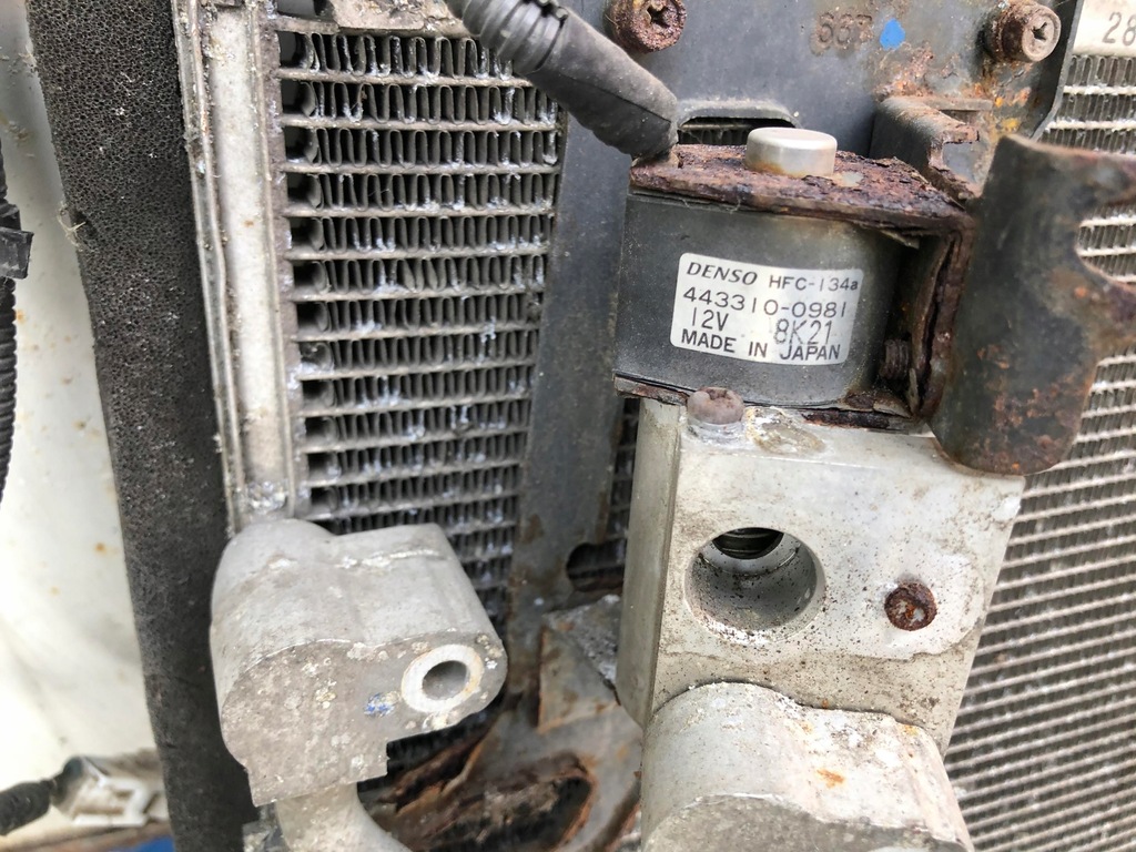 фото №6, Toyota hilux 2005- радиатор кондиционера