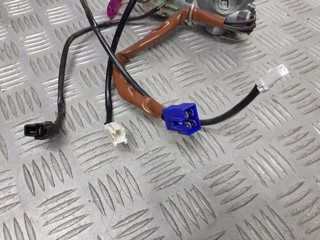 фото №3, Замок зажигания с ключ subaru forester