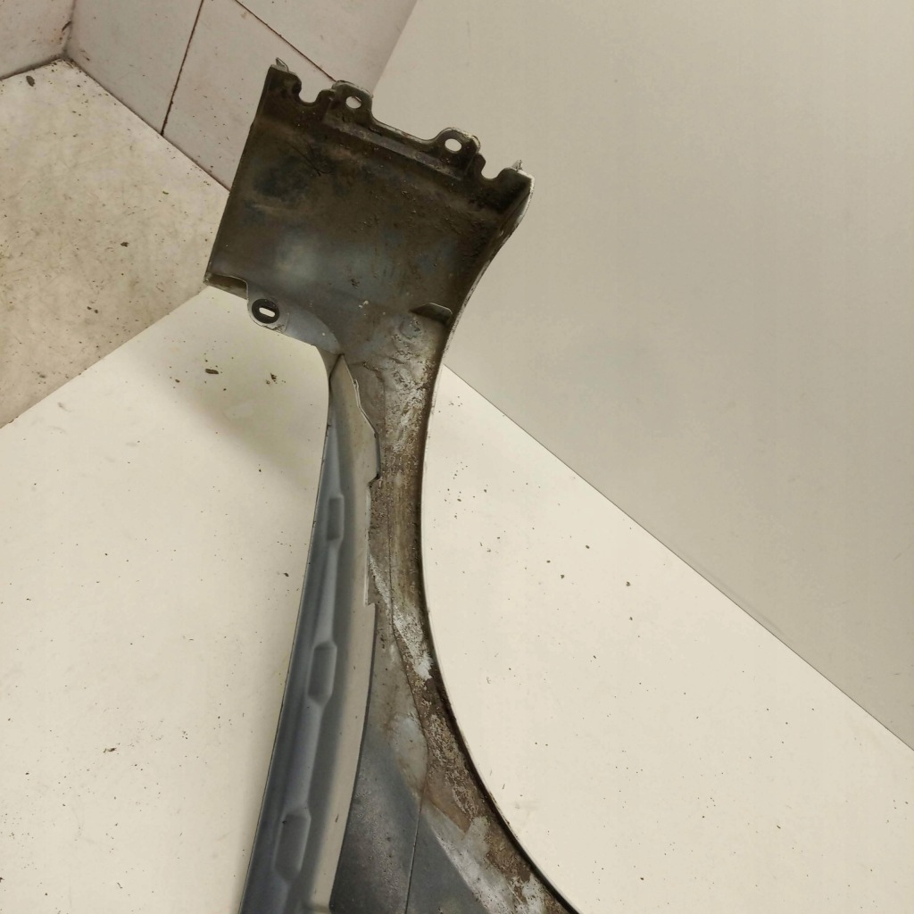 Крило правий перед передній 185 renault clio 3 dv369 8200256118 білий в Україні