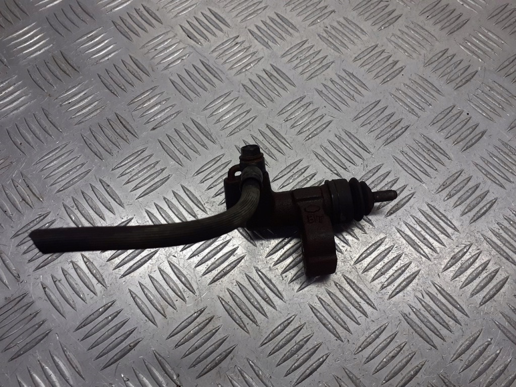 фото №1, Помпа зчеплення nissan primera p12 1.8 16v x