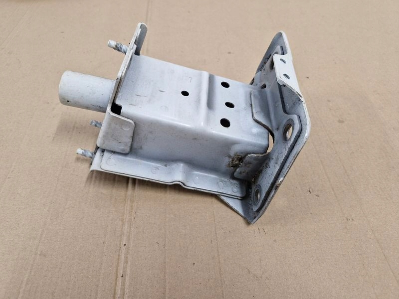 Nissan leaf 1 1 кронштейн  бампера абсорбер отбойник левый перед Киев