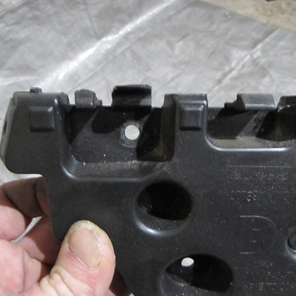 фото №8, Renault zoe направляющая бампера задняя