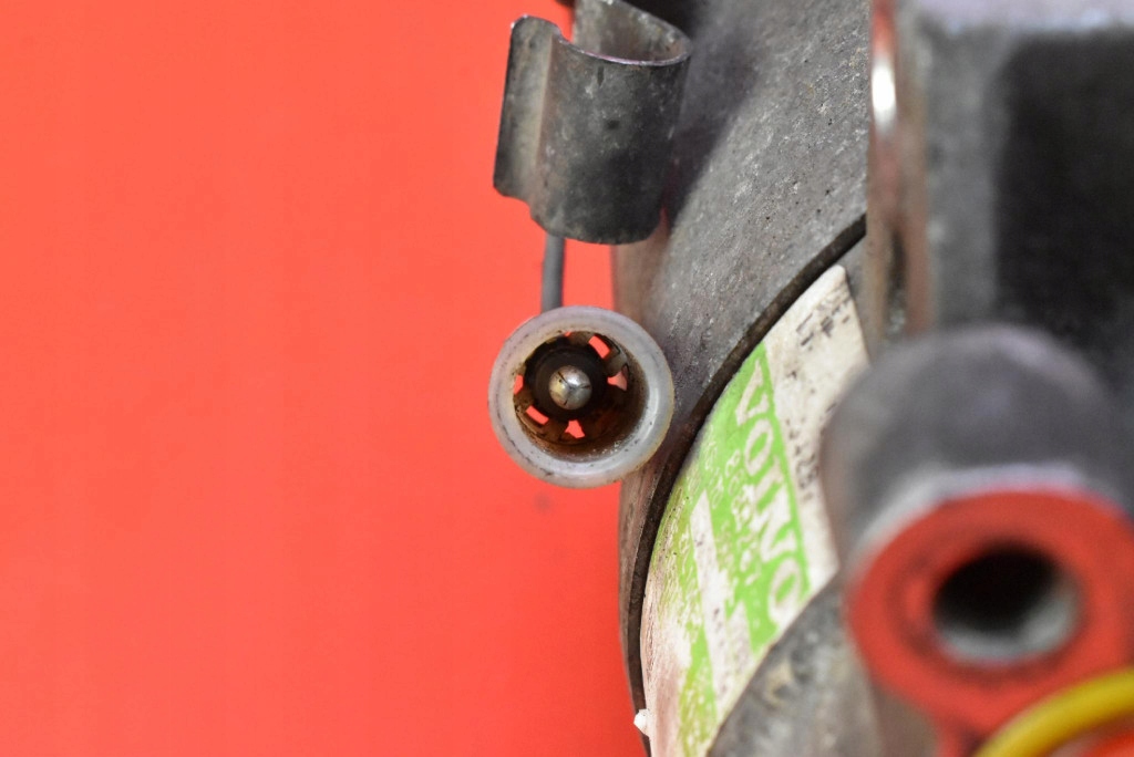 Компресор насос кондиціонера 8684287 volvo s70 v70 2 2 2.4 d5 163km 00-05 Зі Шроту