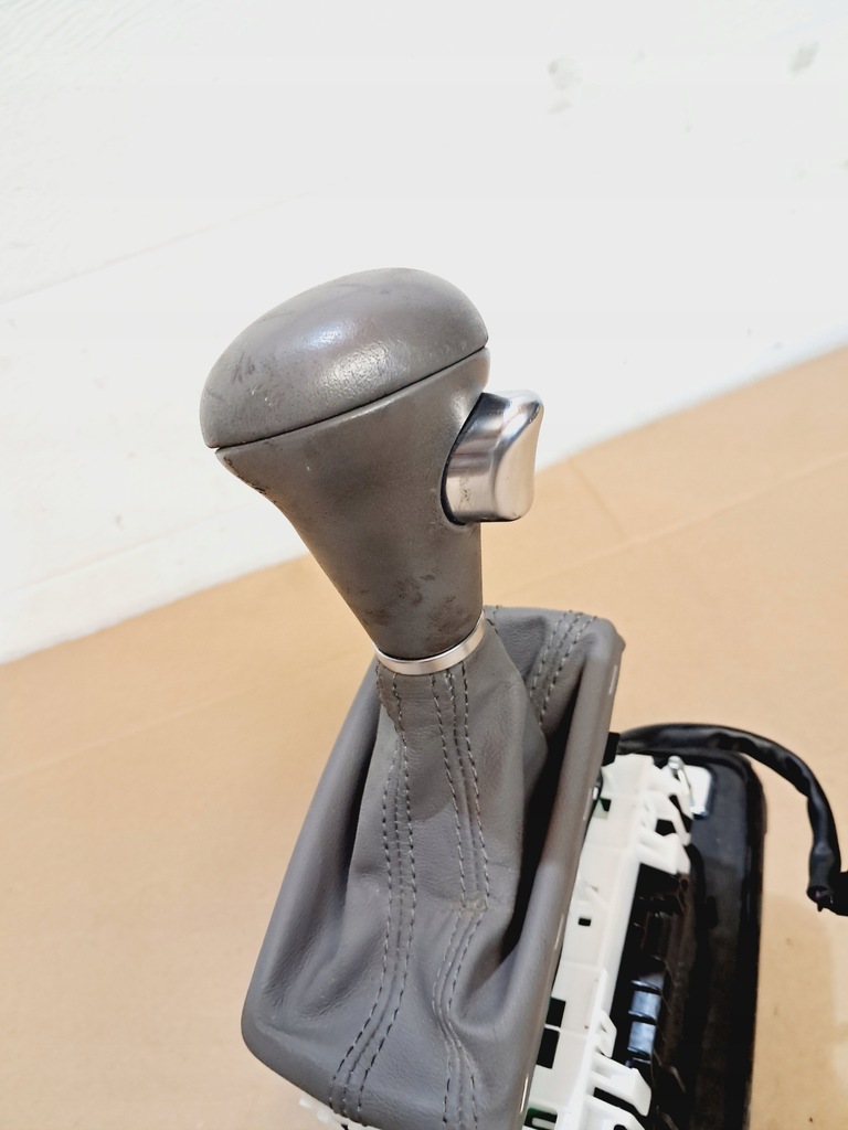 фото №13, Audi a4 b8 a5 вибірник автоматична коробка передач домкрат ручка 8k1713041p 2.0 tfsi